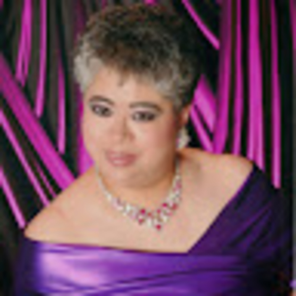 Meet your Posher, Maria elena